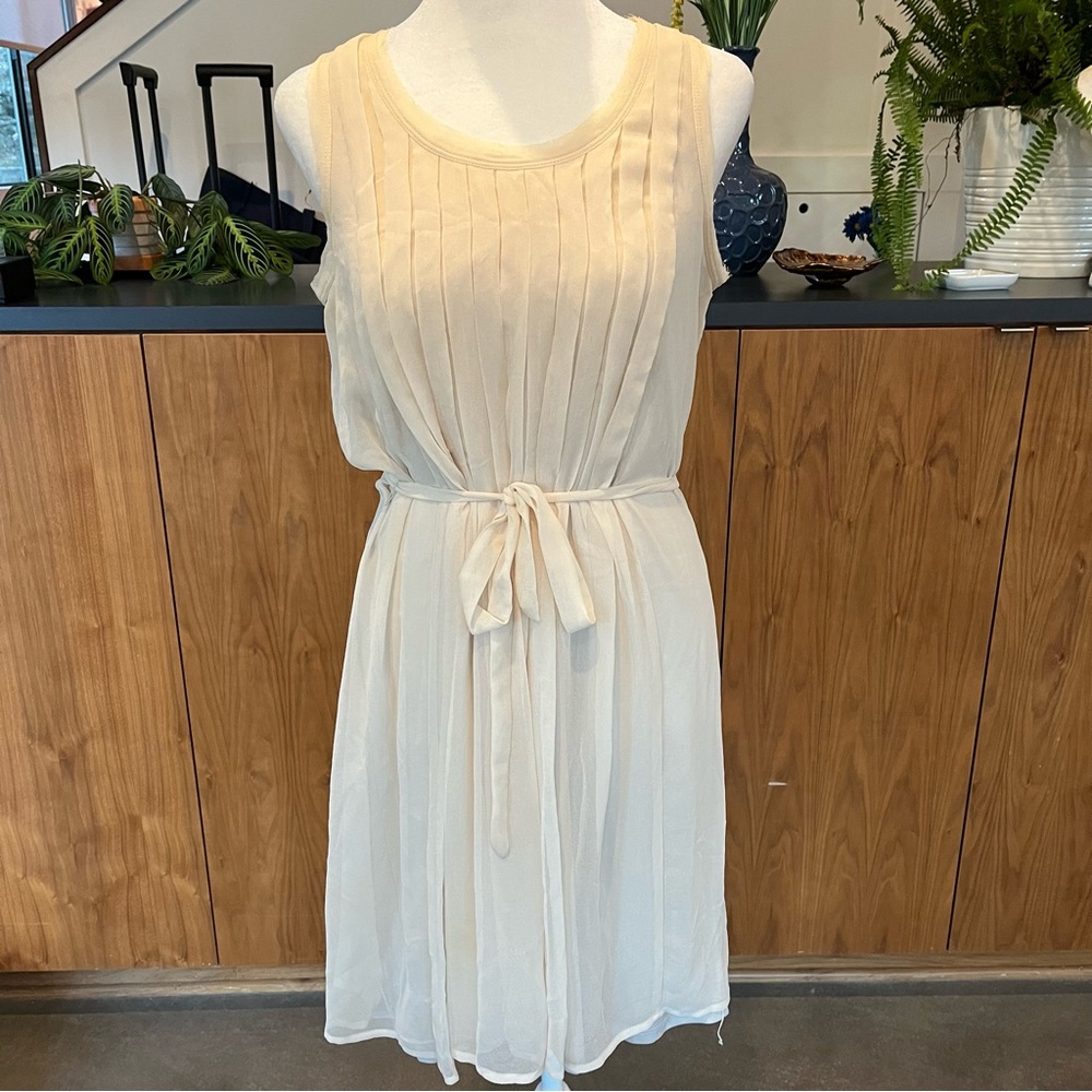 Vera Wang flowy cream colored dress with slip underneath and tie around waist